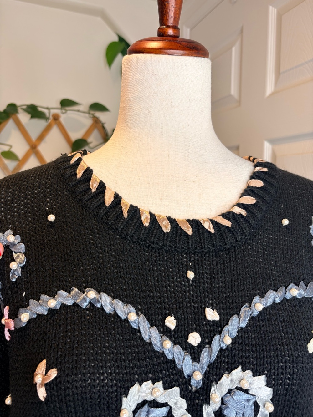 Vintage Colleen’s Collectables Oversized Black Embroidered Sweater View 5